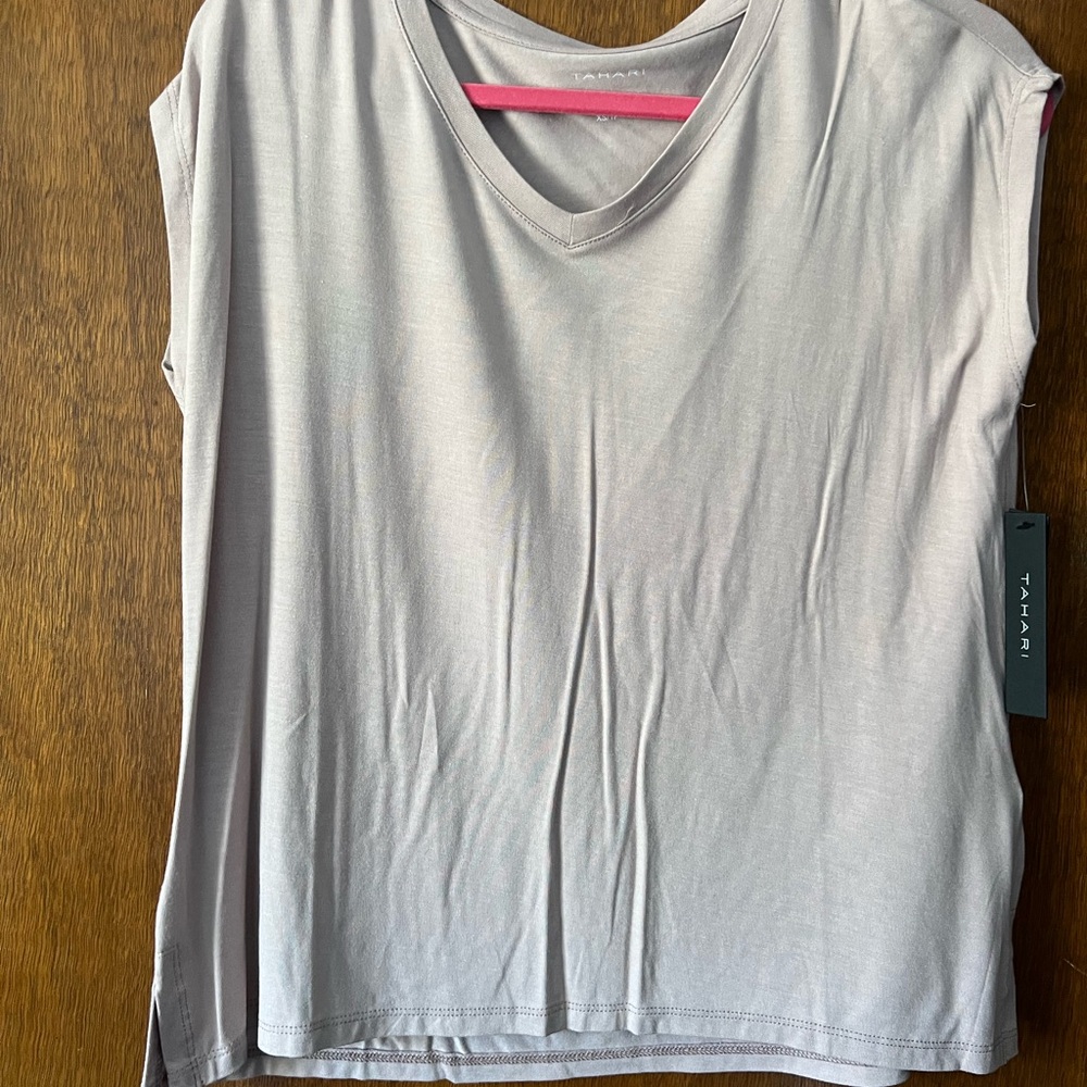 Tahari. Taupe jersey